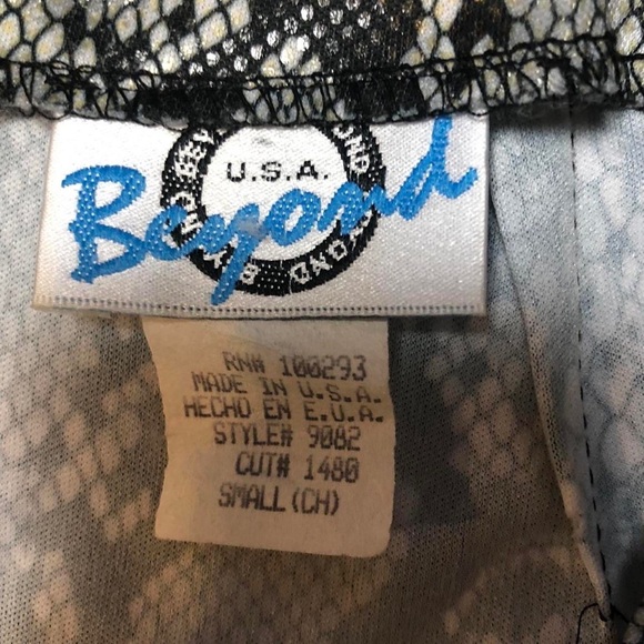 Vintage Snakeskin Mini Skirt! - Picture 4 of 4